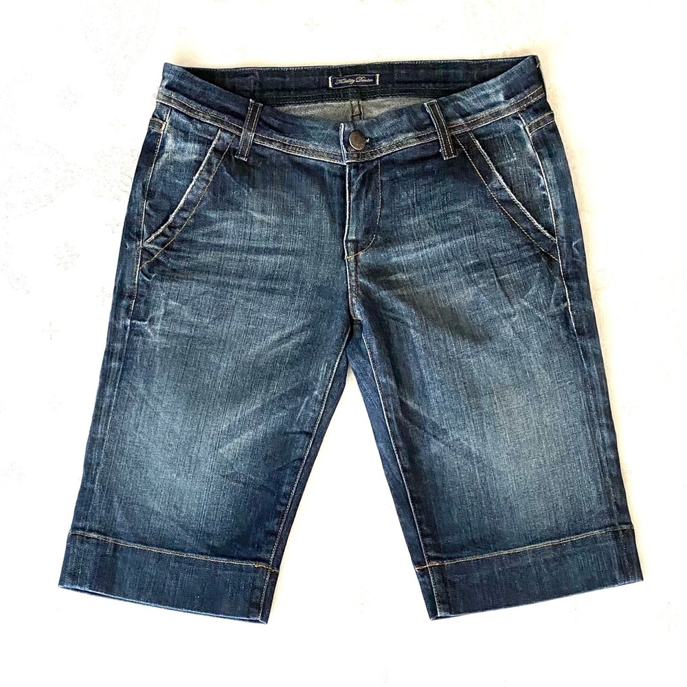 Aritzia Fidelity Honeysuckle Shorts